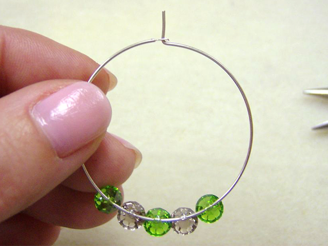 How To Use Beading Hoops to Make Jewelry - Earrings and Pendants