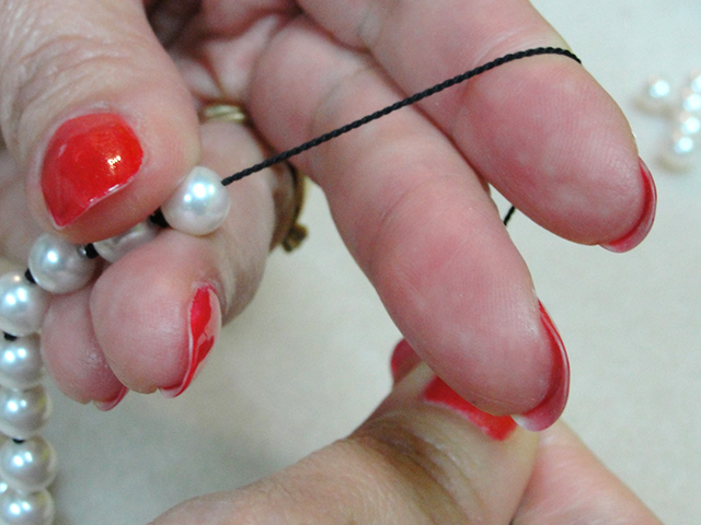 Knotting Pearls Step 2