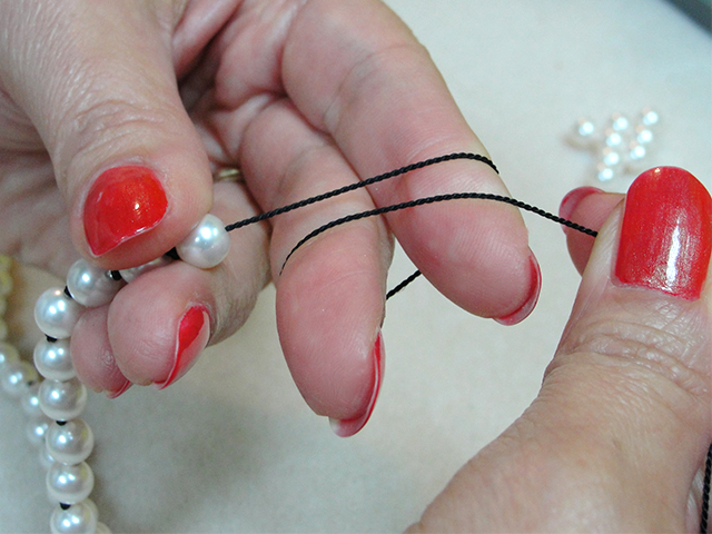 Knotting Pearls Step 3