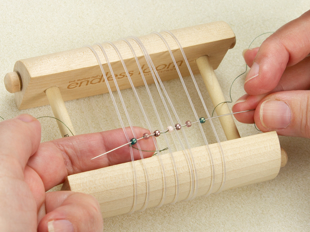 Making Endless Loom Stretch Bracelets